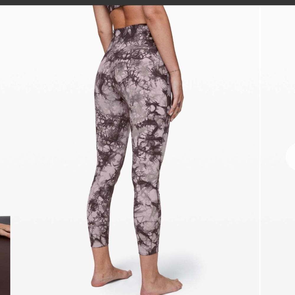 Lululemon wunder under hirise 25” sz 10 dual shibori iced iris mystique moonwalk